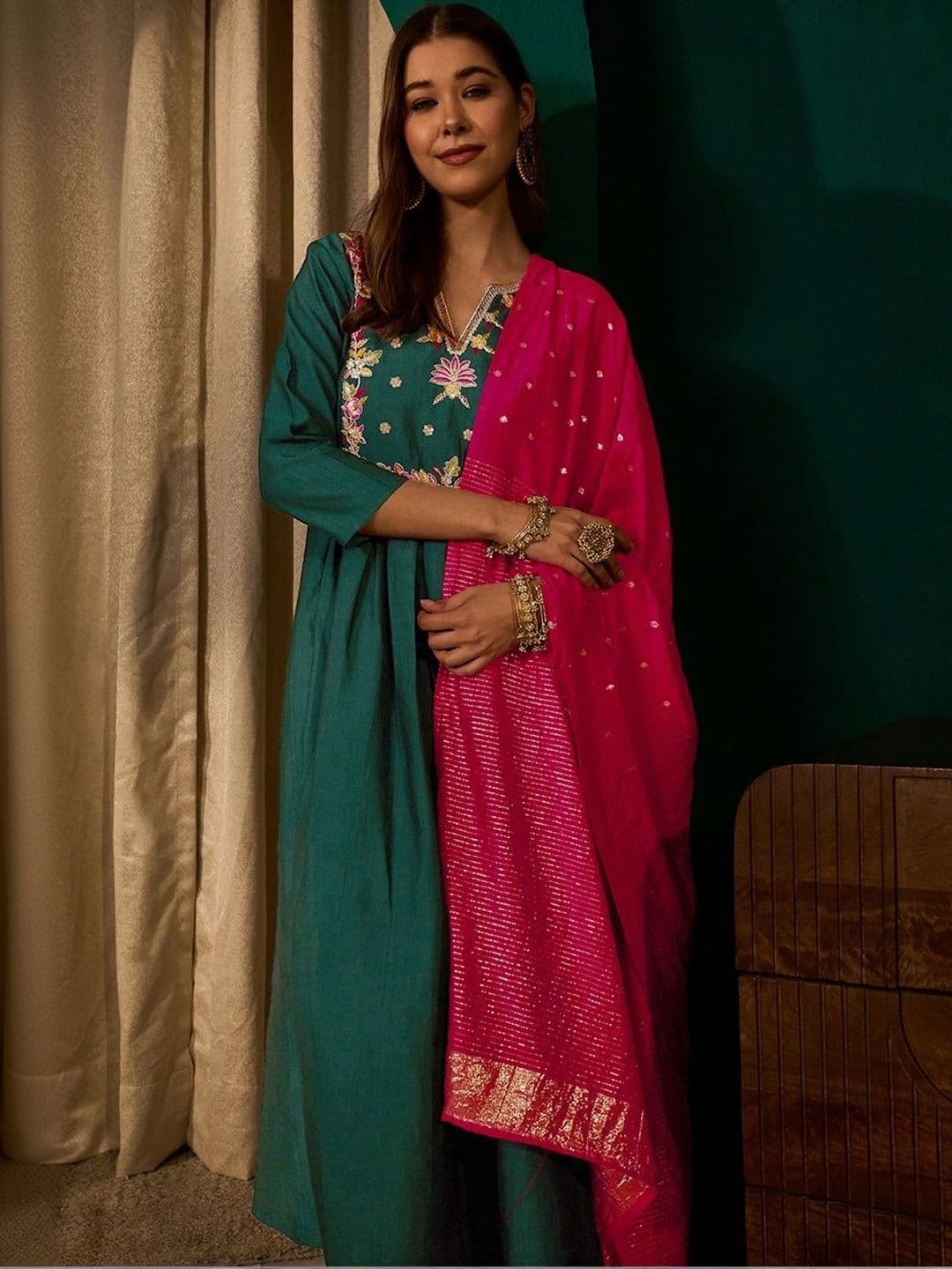 SMITSAREE Women Ethnic Motifs Embroidered Empire Thread Work Kurta with Trousers & With Dupatta thumbnail 7
