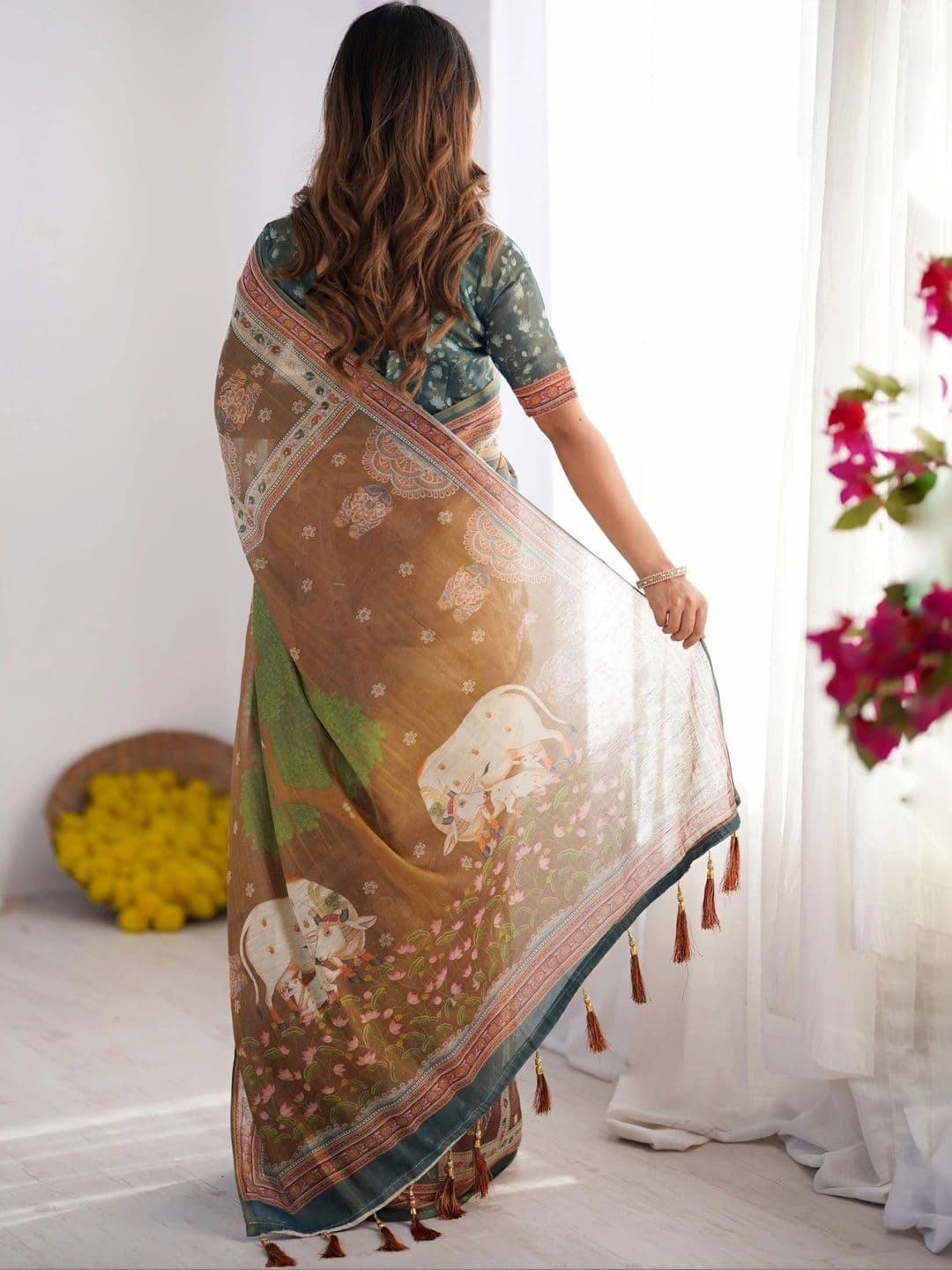 HOUSE OF PRANSHI Floral Linen Blend Jamdani Saree thumbnail 5
