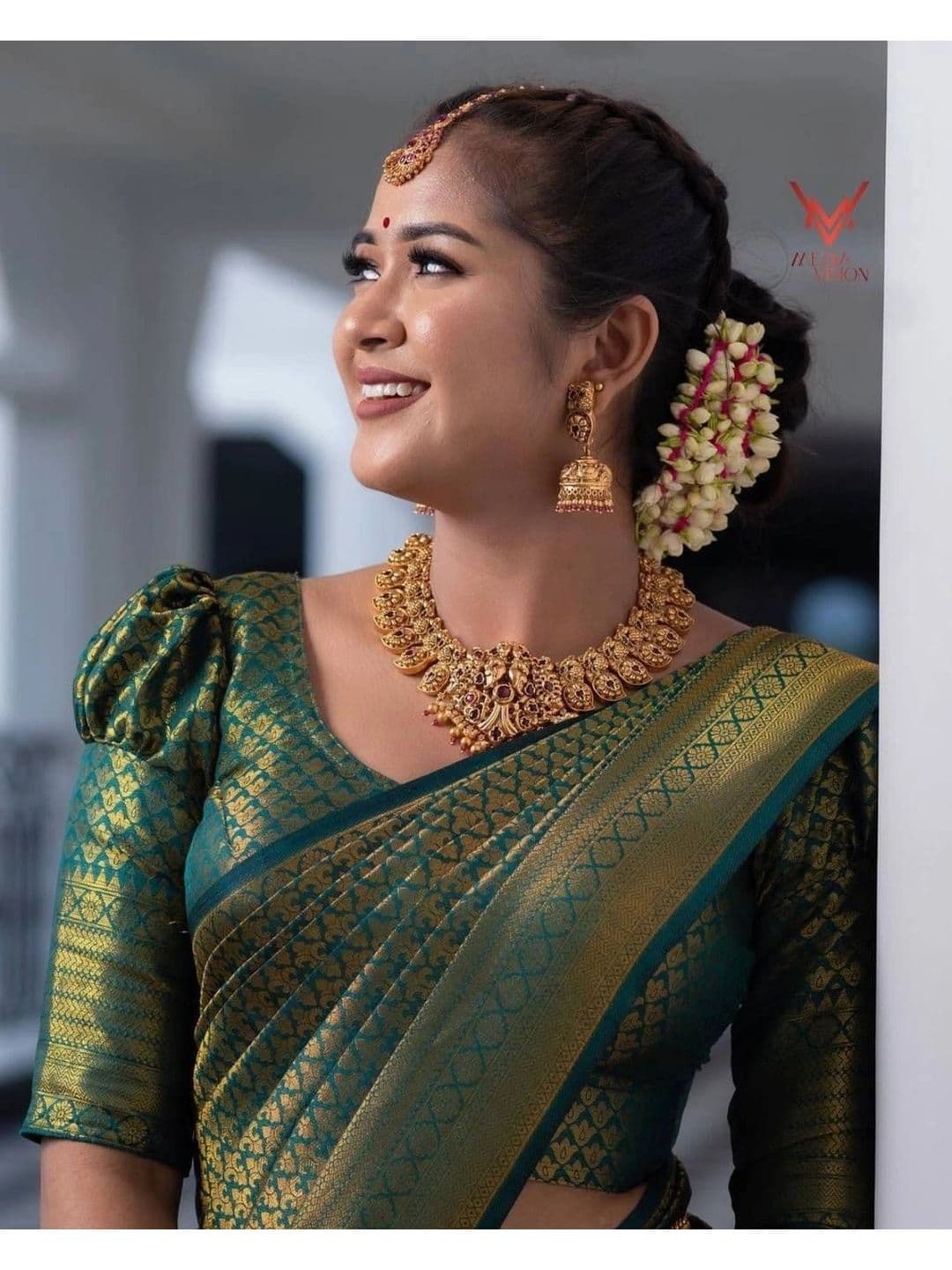 revika Woven Design Zari Art Silk Designer Kanjeevaram Saree thumbnail 3