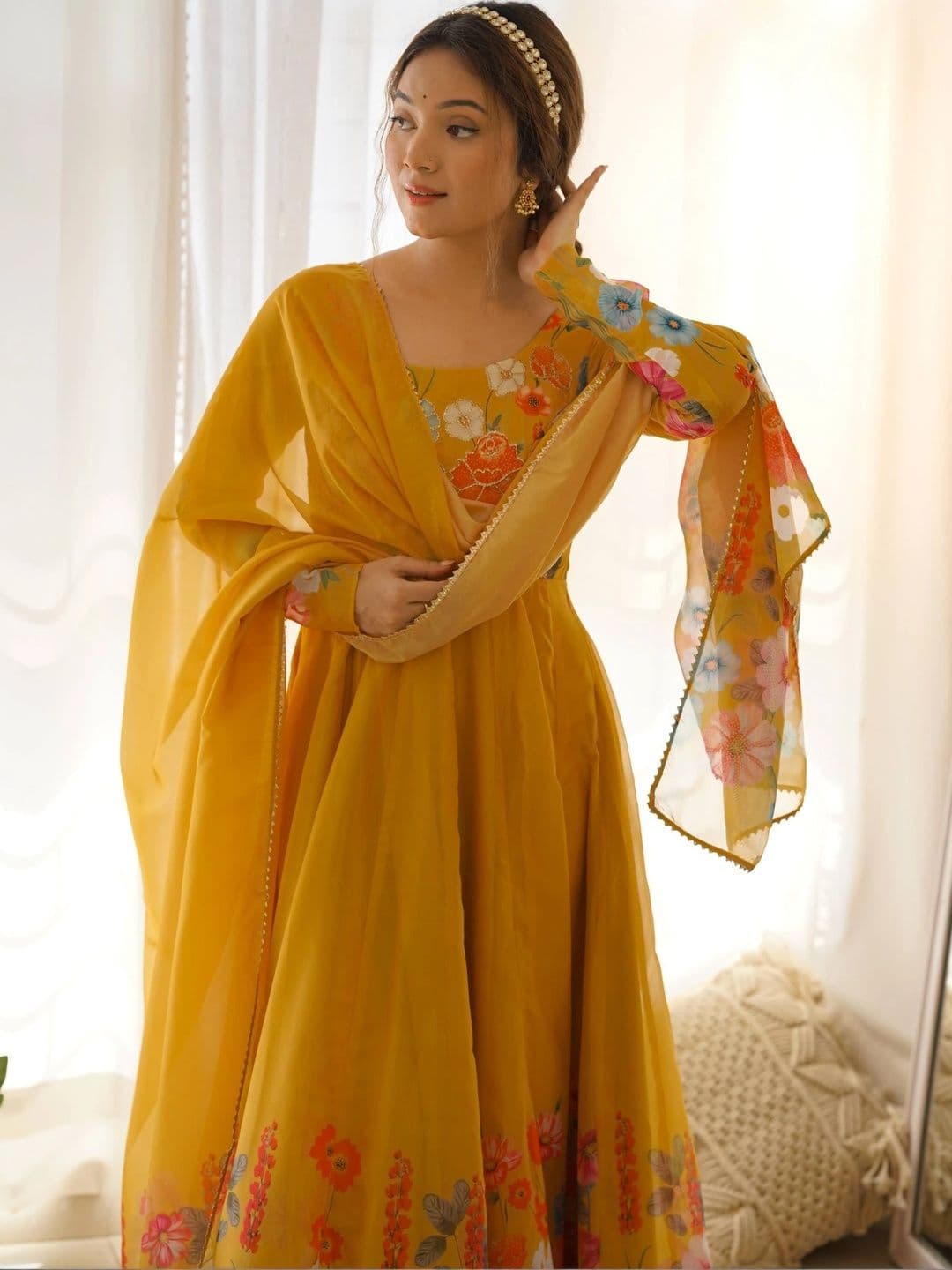 VASTRABELLA Women Floral Printed Empire Kurta with Trousers & With Dupatta thumbnail 3