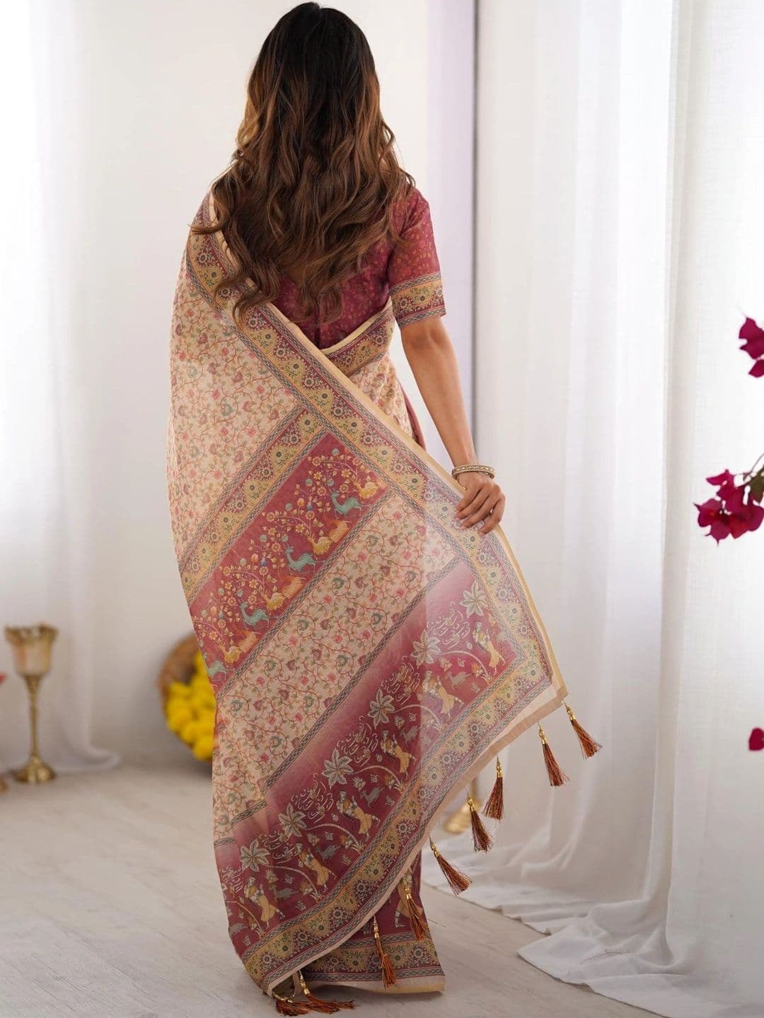 HOUSE OF PRANSHI Floral Linen Blend Jamdani Saree thumbnail 5