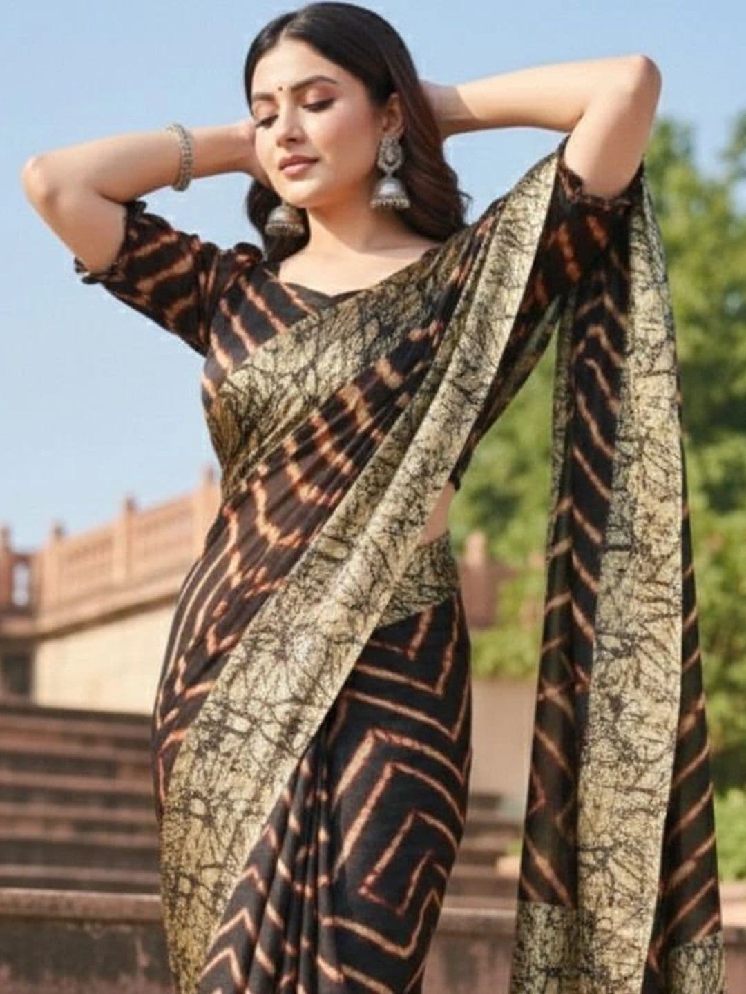 Owee Tie and Dye Pure Chiffon Designer Saree thumbnail 4