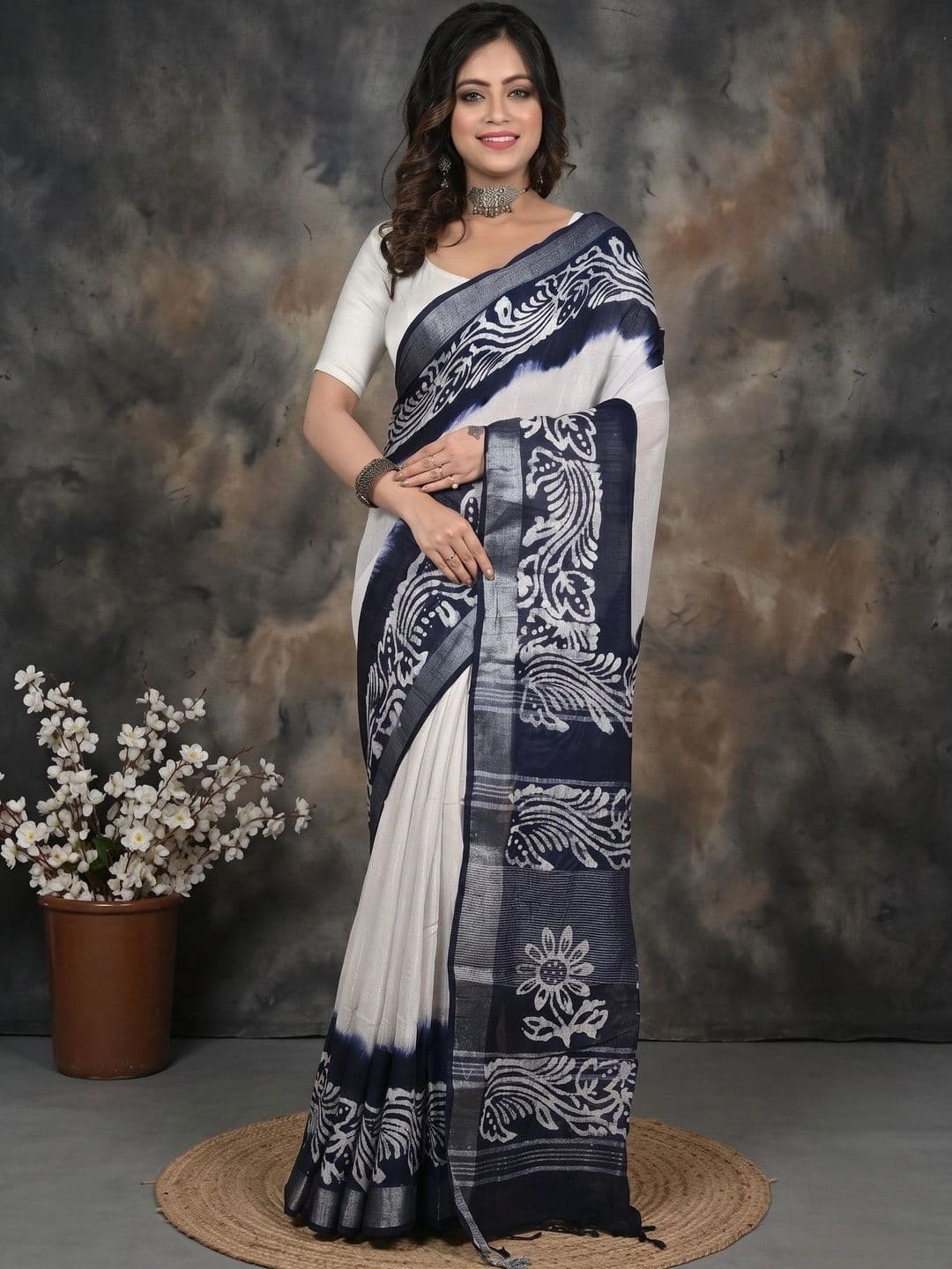 GitAsit Batik Sequinned Pure Cotton Handloom Taant Saree thumbnail 4