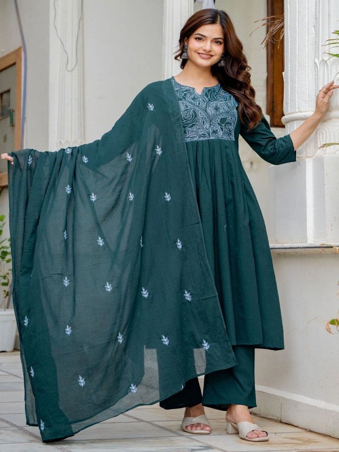 HERE&NOW Women Ethnic Motifs Embroidered Empire Thread Work Pure Cotton Kurta with Palazzos & With Dupatta thumbnail 4