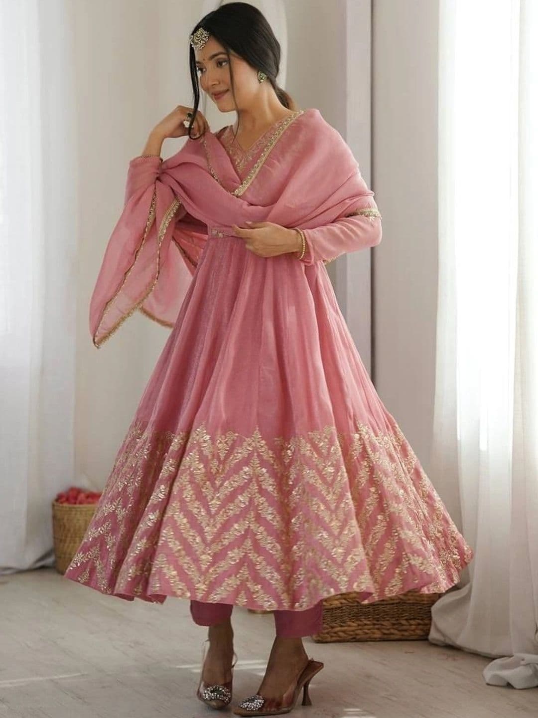 VASTRABELLA Women Empire Gotta Patti Pure Silk Kurta with Trousers & With Dupatta thumbnail 2