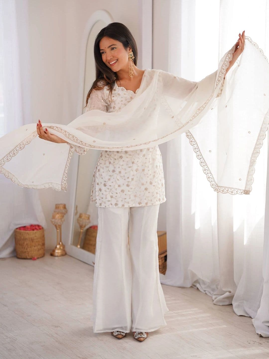 VASTRABELLA Women Ethnic Motifs Embroidered Regular Thread Work Kurta with Palazzos & With Dupatta thumbnail 4