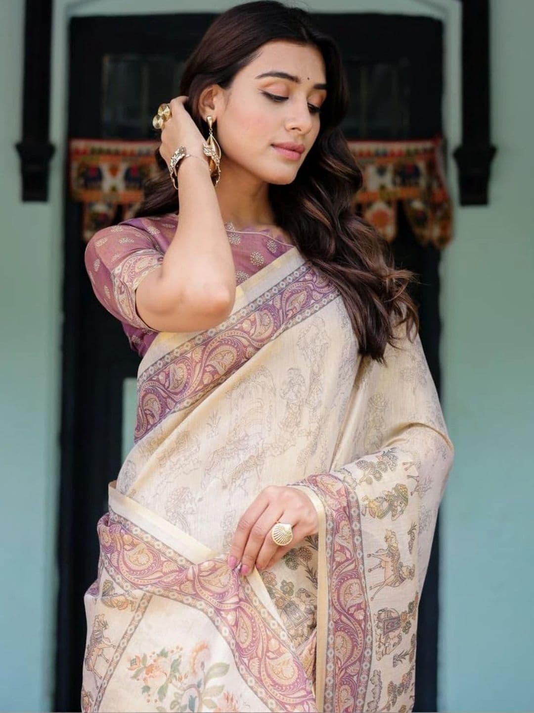 HOUSE OF PRANSHI Floral Linen Blend Jamdani Saree thumbnail 2