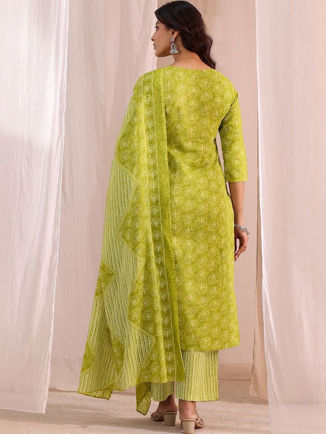 Gerua By Libas Women Ethnic Motifs Printed Regular Kurta with Trousers & With Dupatta thumbnail 3