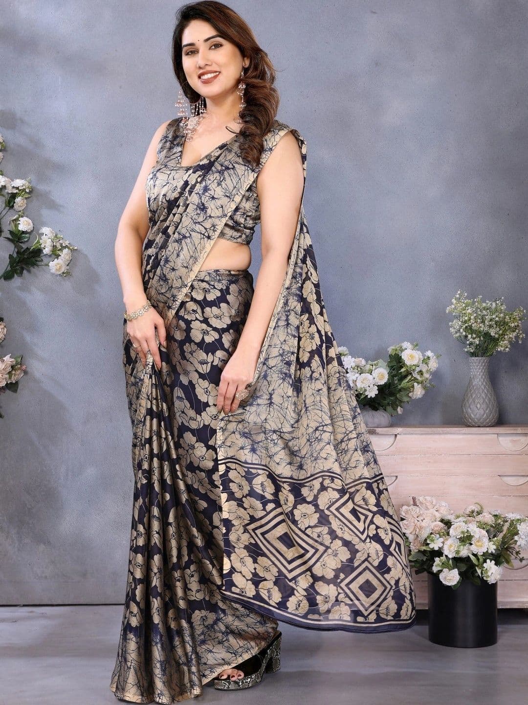Owee Floral Pure Chiffon Designer Saree thumbnail 2