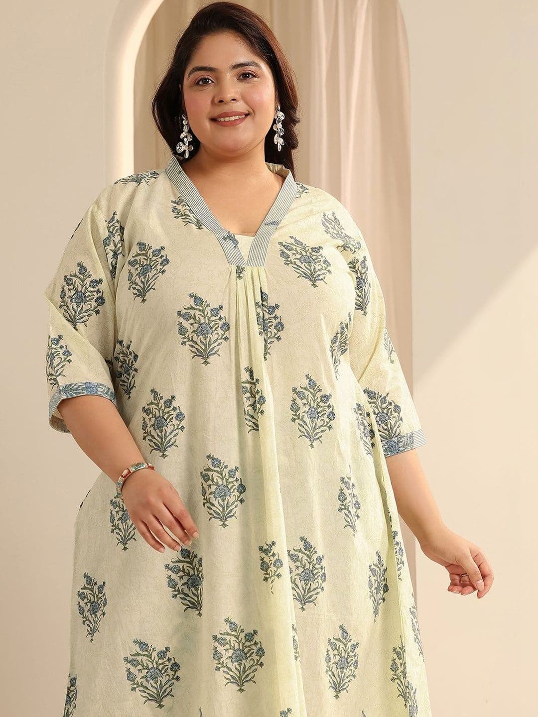 EXTRA LOVE BY LIBAS Plus Size Off White Printed Cotton Blend A-Line Kurta Set thumbnail 6