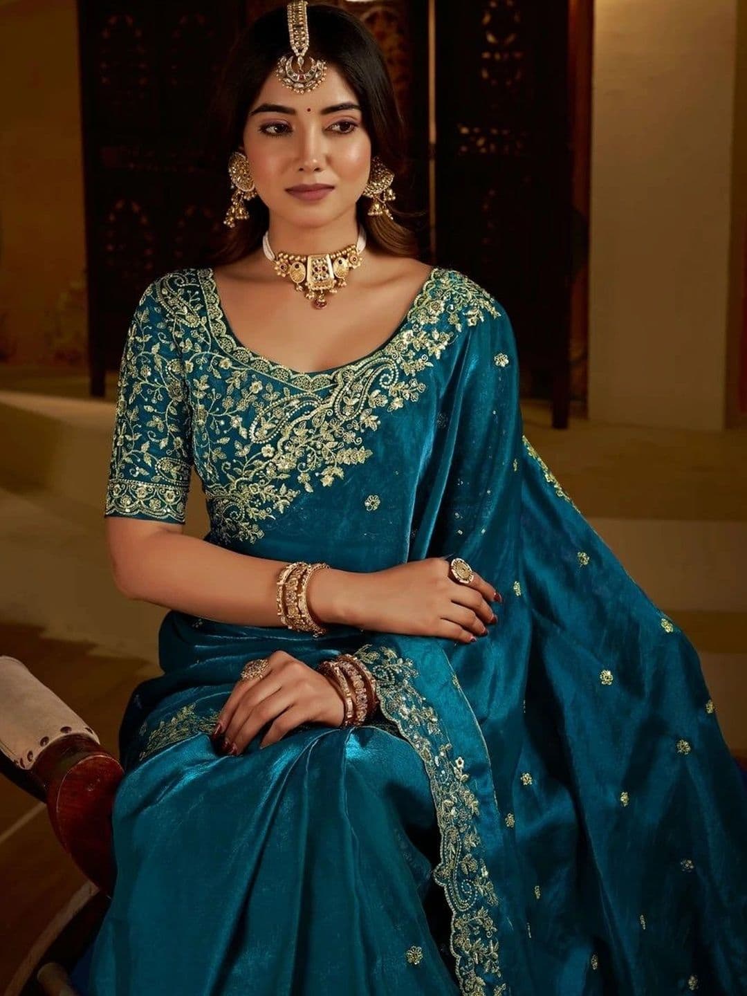 kantuba Floral Zari Art Silk Heavy Work Saree thumbnail 4