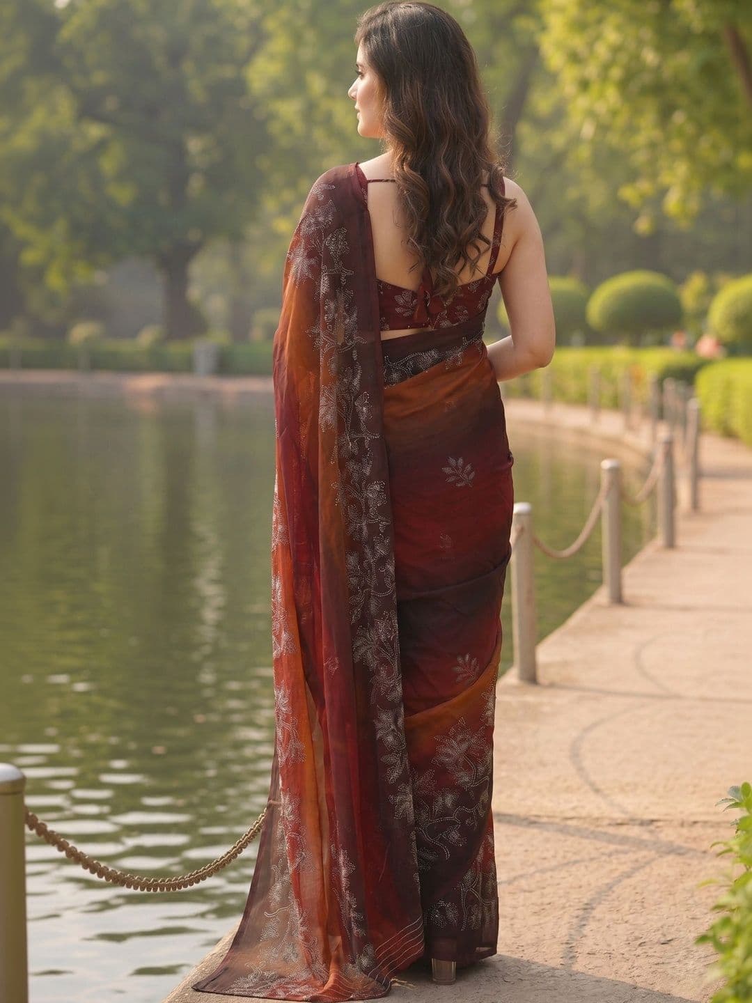 Owee Floral Zari Pure Chiffon Designer Saree thumbnail 2