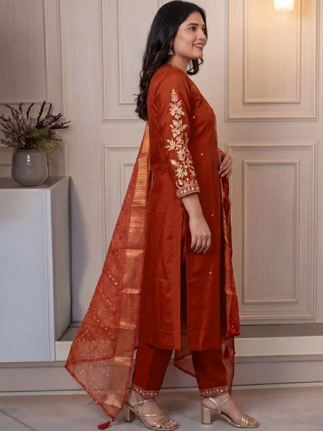 FIC FUSION CULTURE Women Ethnic Motifs Embroidered Regular Thread Work Kurta with Trousers & With Dupatta thumbnail 7