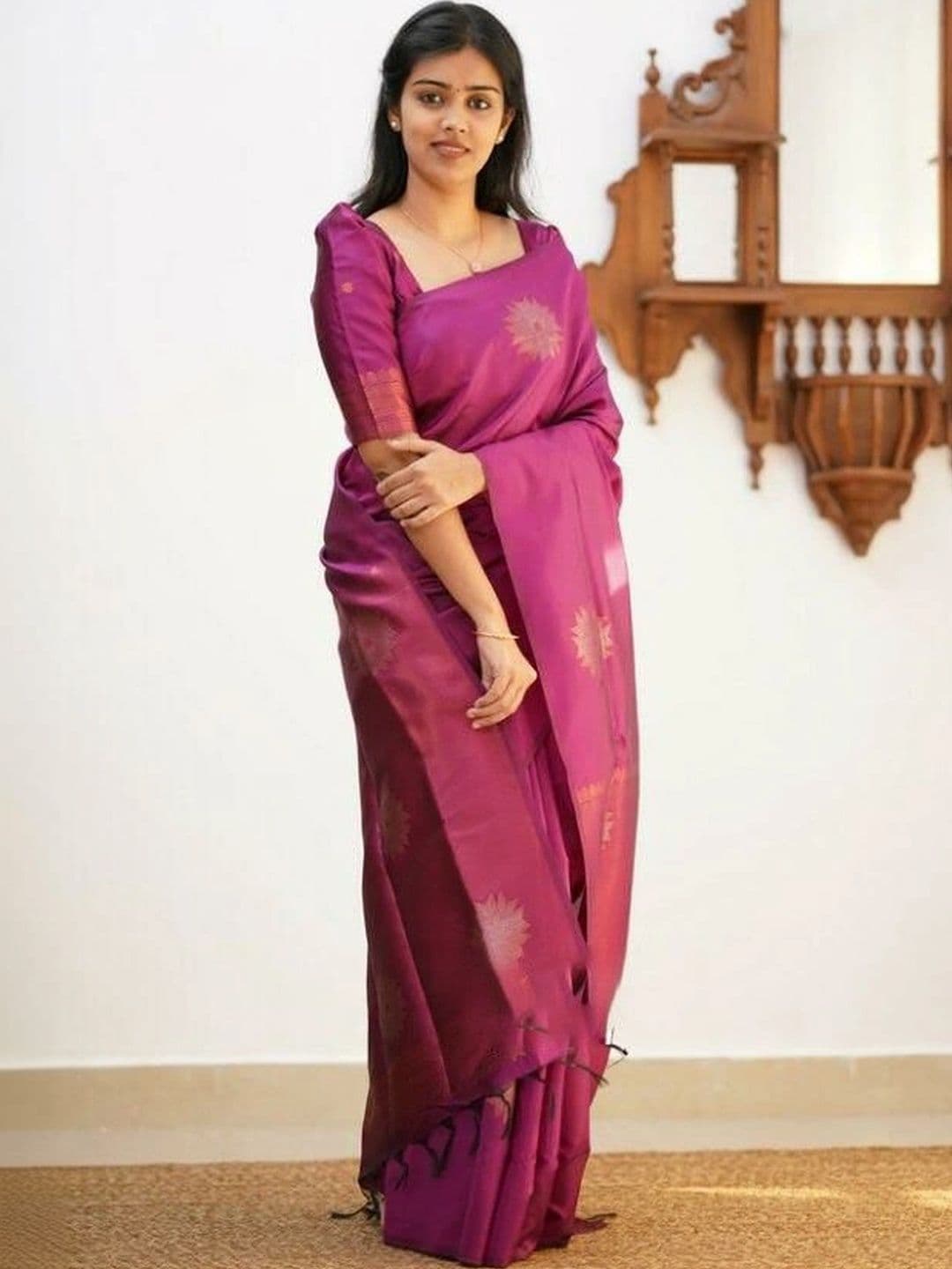 revika Floral Zari Art Silk Designer Kanjeevaram Saree thumbnail 3