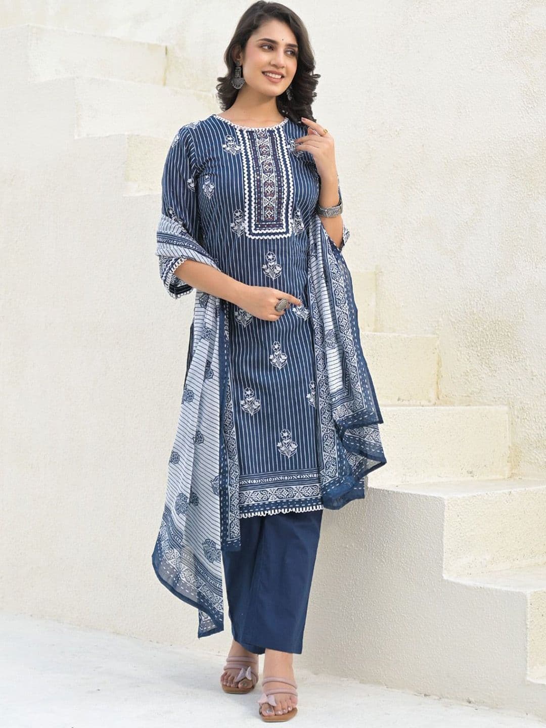 Varanga Women Printed Regular Pure Cotton Kurta And Trousers With Dupatta thumbnail 6