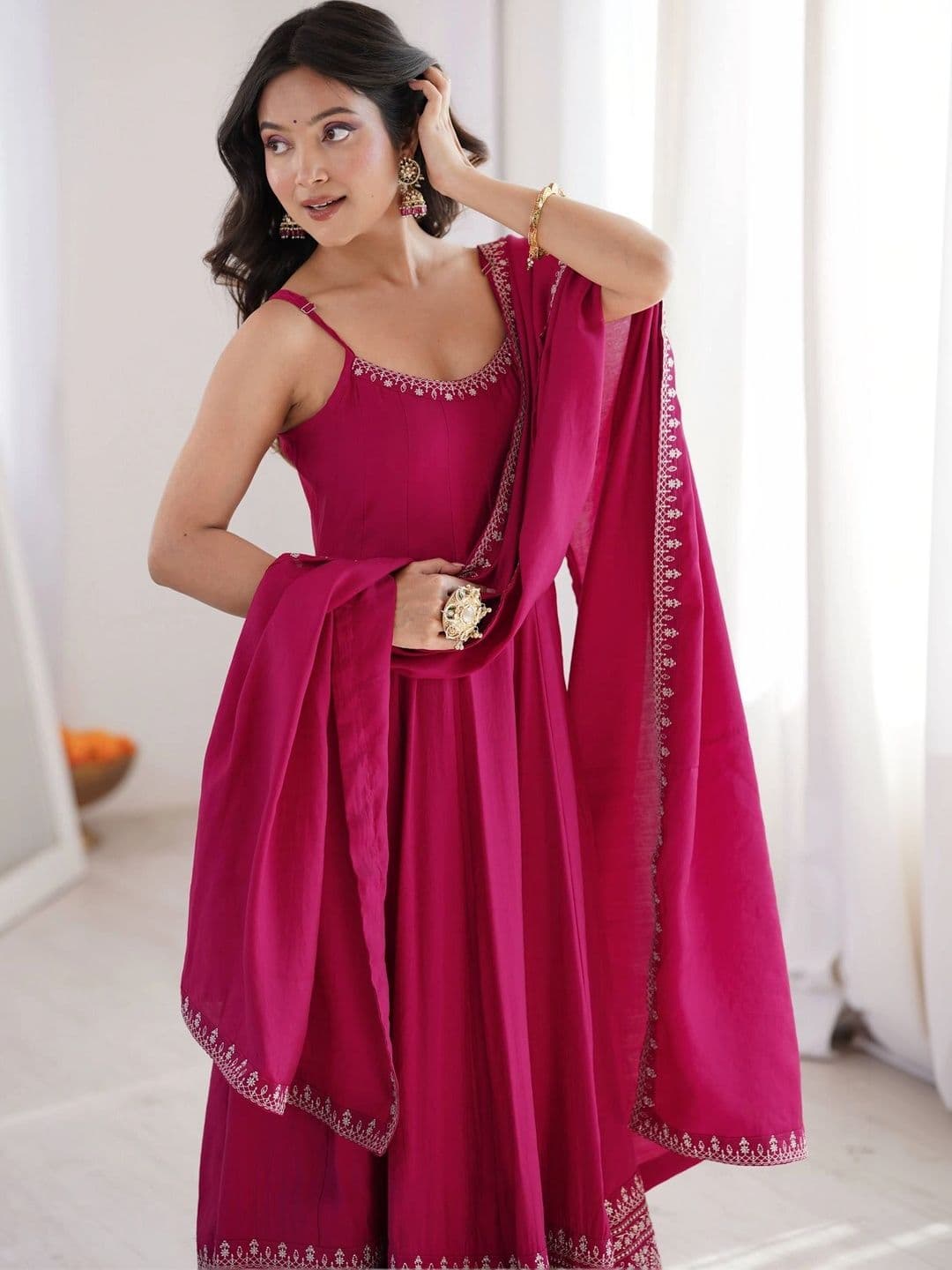 VASTRABELLA Women Ethnic Motifs Embroidered Regular Thread Work Chanderi Silk Kurta with Trousers & With thumbnail 2