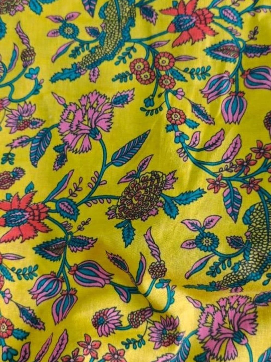 SAVYO Women Floral Printed Regular Pure Cotton Kurta with Palazzos thumbnail 2