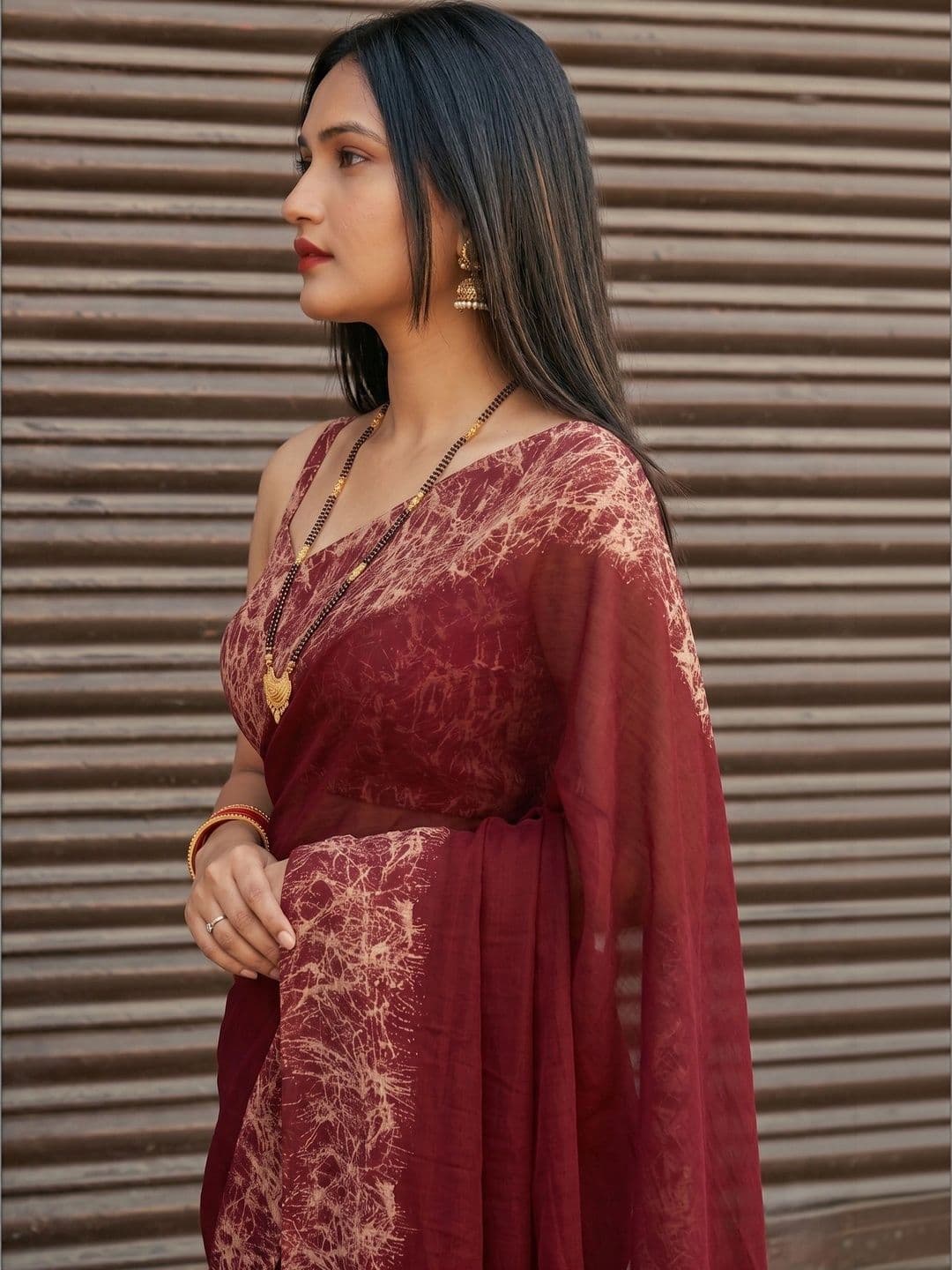 Owee Pure Chiffon Designer Saree thumbnail 3