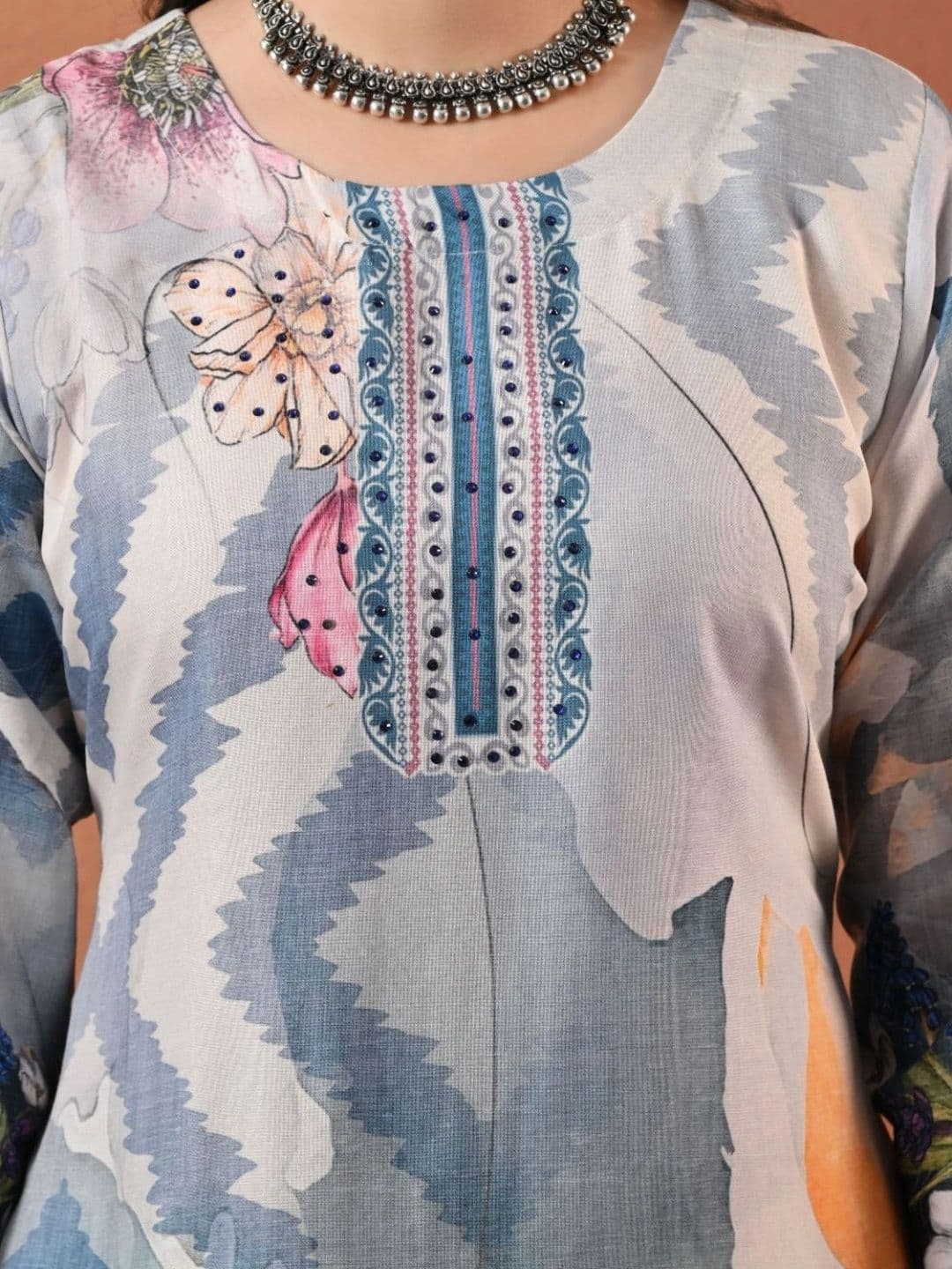 Encourage Women Floral Printed Regular Kurta with Trousers & With Dupatta thumbnail 6