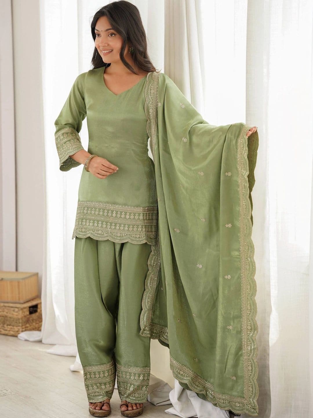 VASTRABELLA Women Ethnic Motifs Embroidered Regular Thread Work Kurta with Patiala & With Dupatta - view 1