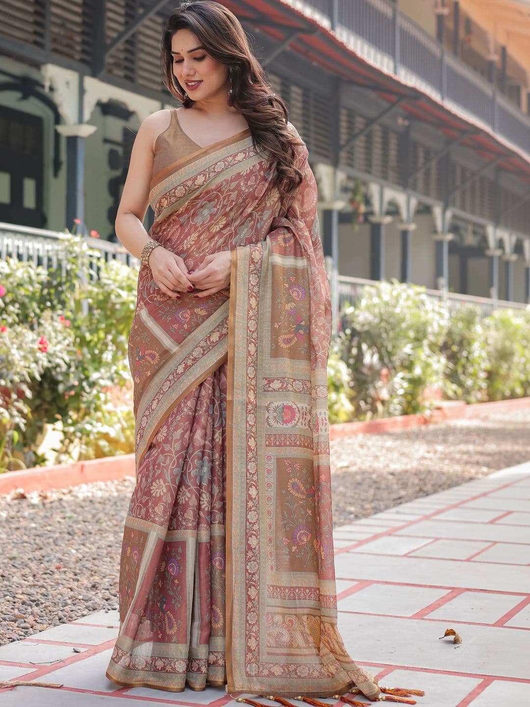 Suha Floral Art Silk Saree thumbnail 5