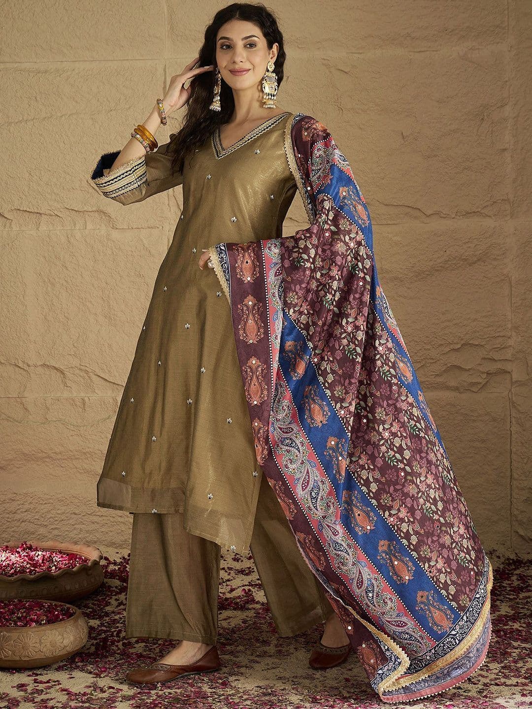 Varanga Women Floral Embroidered Kurta with Trousers & Dupatta thumbnail 2