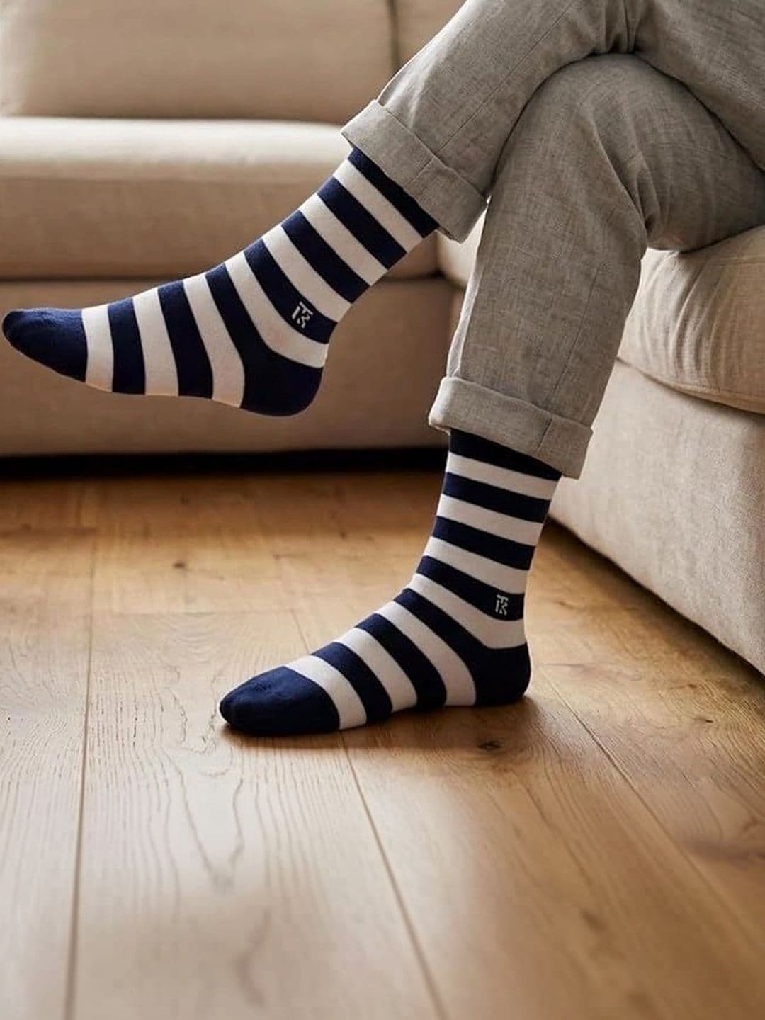 Kikitoes Men Pack of 3 Bamboo Assorted Striped Above Ankle Socks Soft Aloevera Touch thumbnail 6