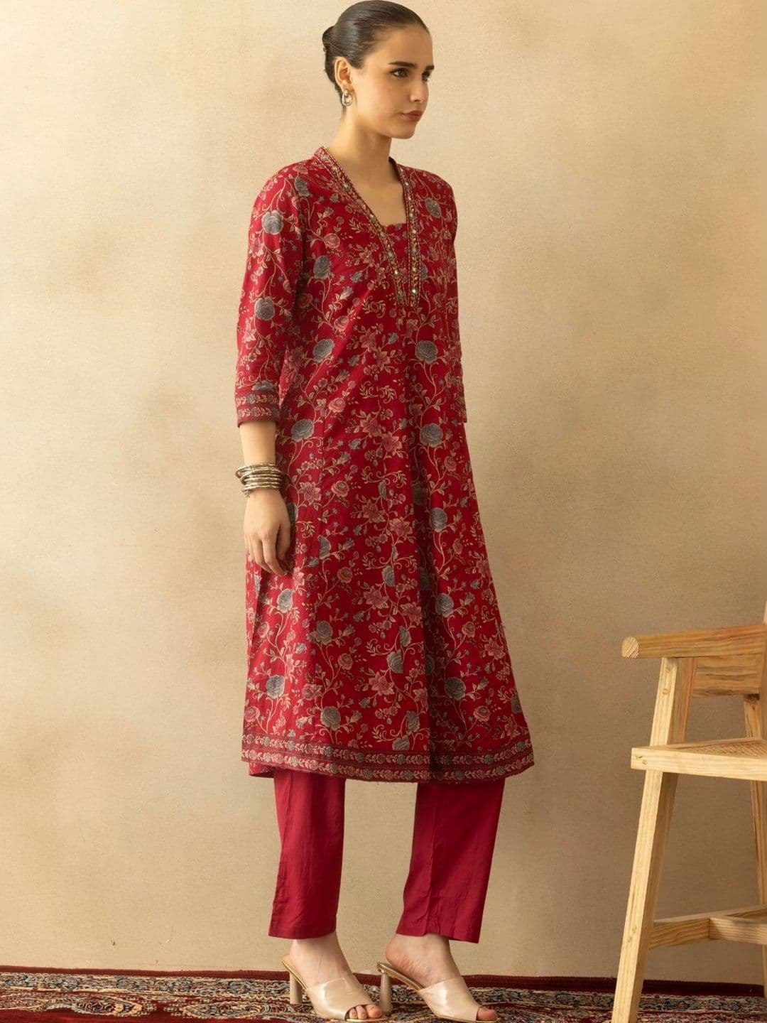 Sabhyata Women Floral Printed Empire Mirror Work Kurta with Trousers & With Dupatta thumbnail 6