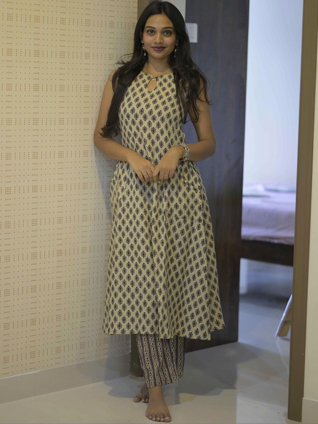 Vastara the Label Women Ethnic Motifs Printed Regular Pure Cotton Kurta with Trousers thumbnail 3