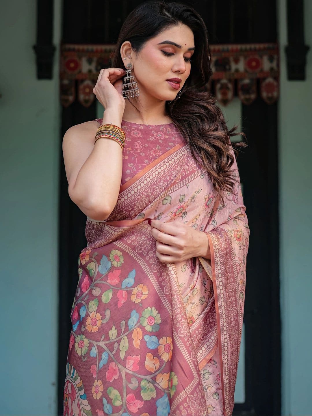 Suha Floral Art Silk Saree thumbnail 7