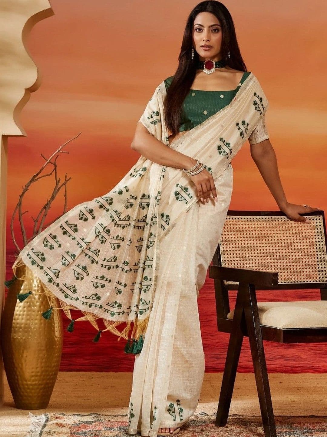 kasee Floral Zari Pure Cotton Designer Saree - view 1