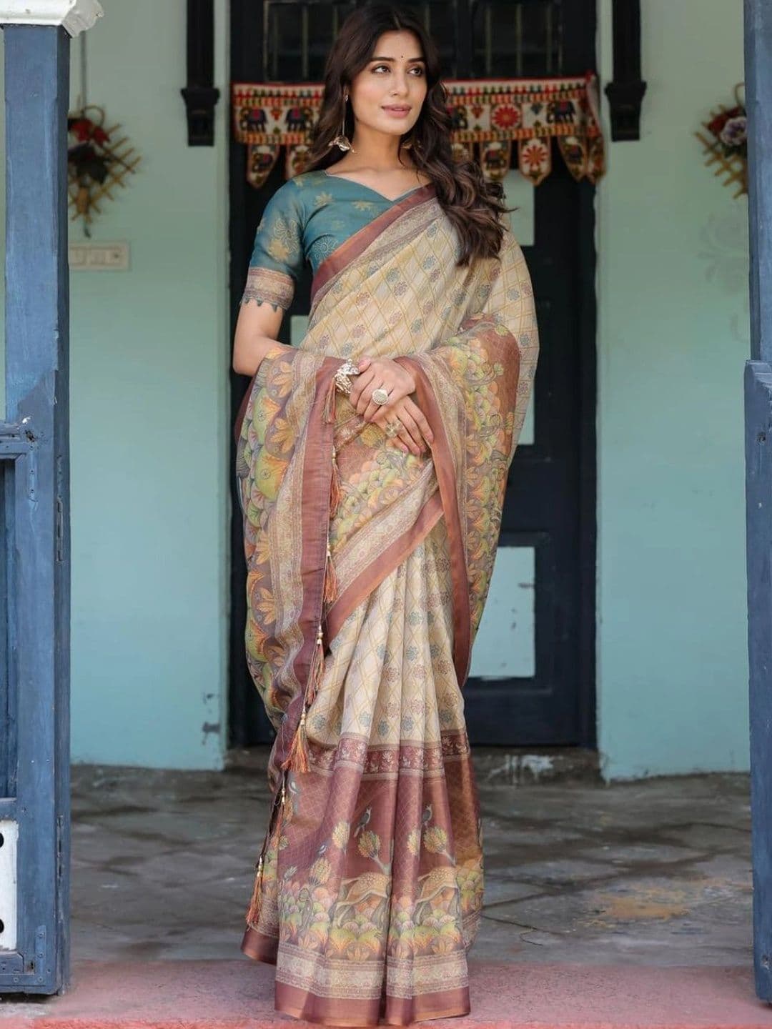 HOUSE OF PRANSHI Floral Linen Blend Jamdani Saree thumbnail 6