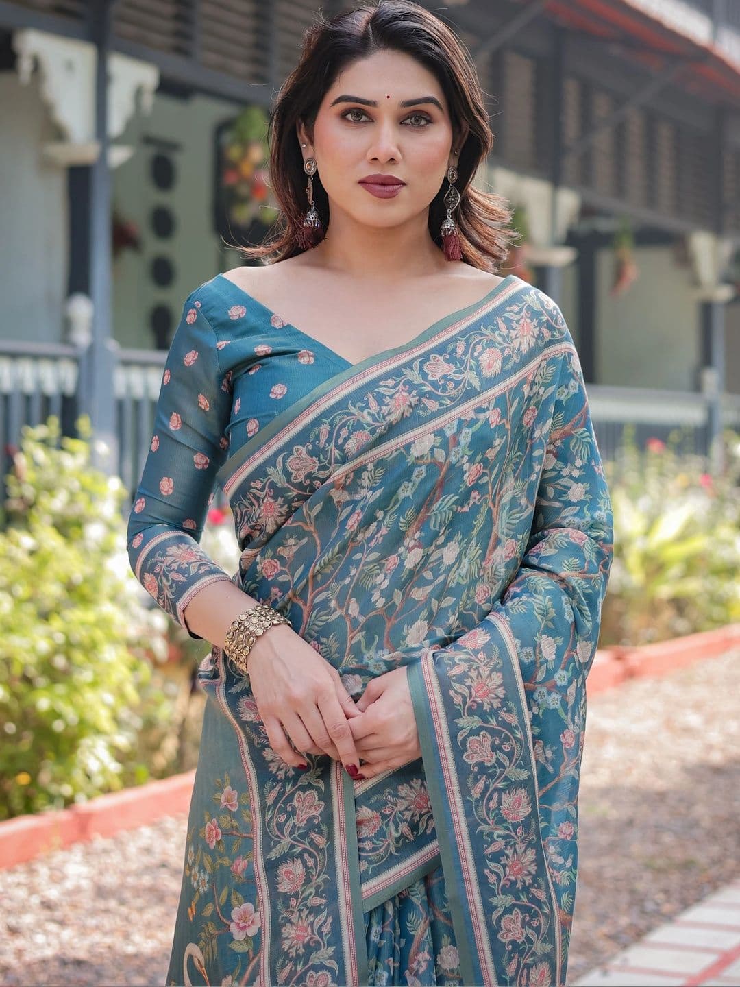 Suha Floral Art Silk Saree thumbnail 4