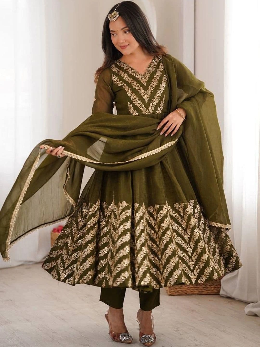 VASTRABELLA Women Ethnic Motifs Embroidered Tiered Thread Work Pure Silk Kurta with Trousers & With Dupatta thumbnail 2