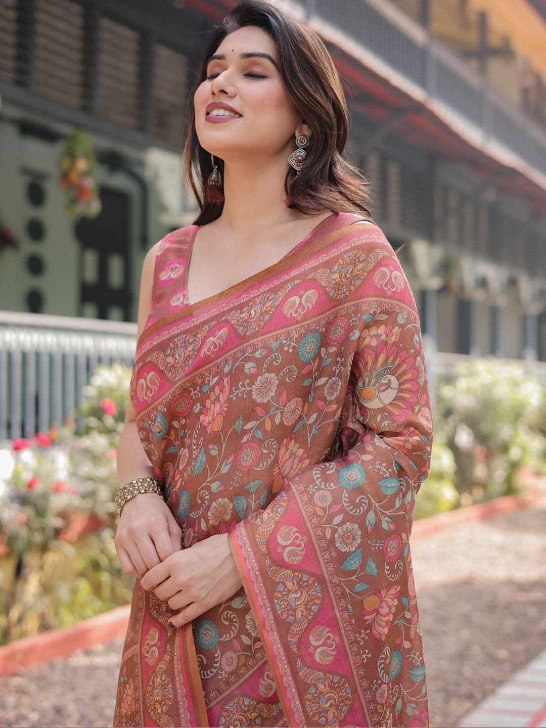 Suha Paisley Art Silk Saree thumbnail 7