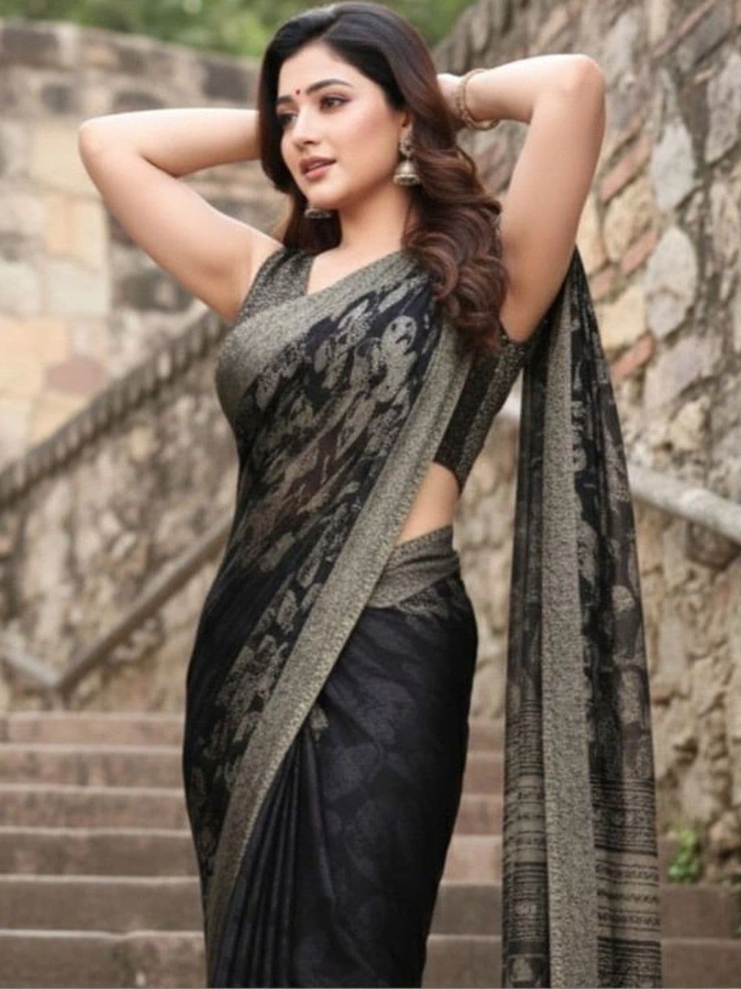 Owee Pure Chiffon Designer Saree thumbnail 2