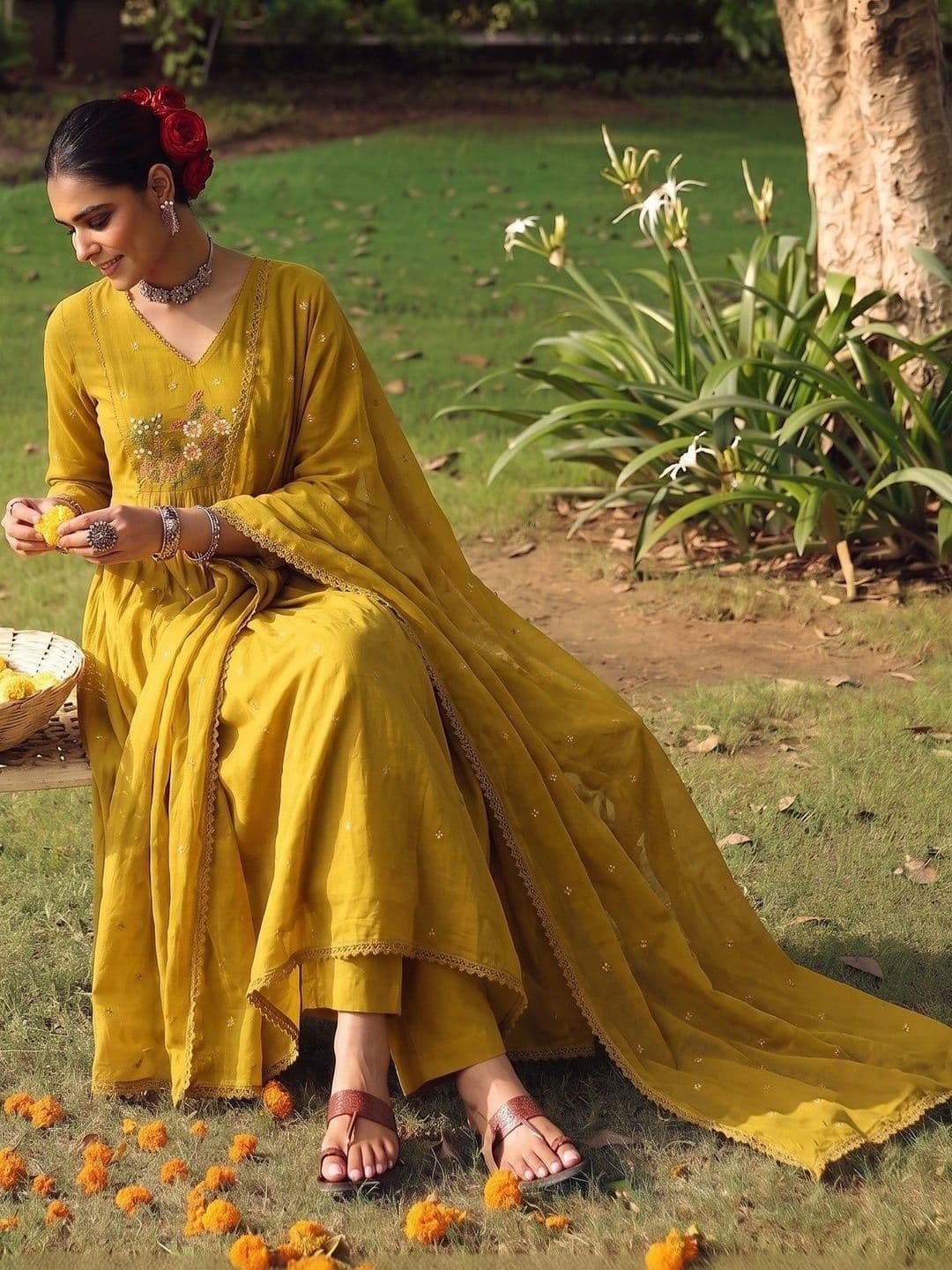 Sangria Women Floral Embroidered Empire Thread Work Pure Silk Kurta with Trousers & With Dupatta thumbnail 3