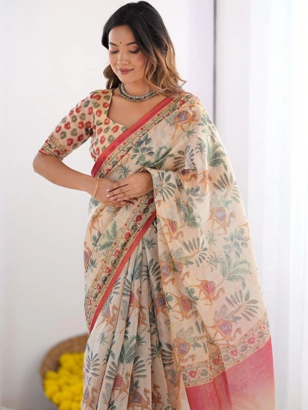 HOUSE OF PRANSHI Floral Linen Blend Jamdani Saree thumbnail 4