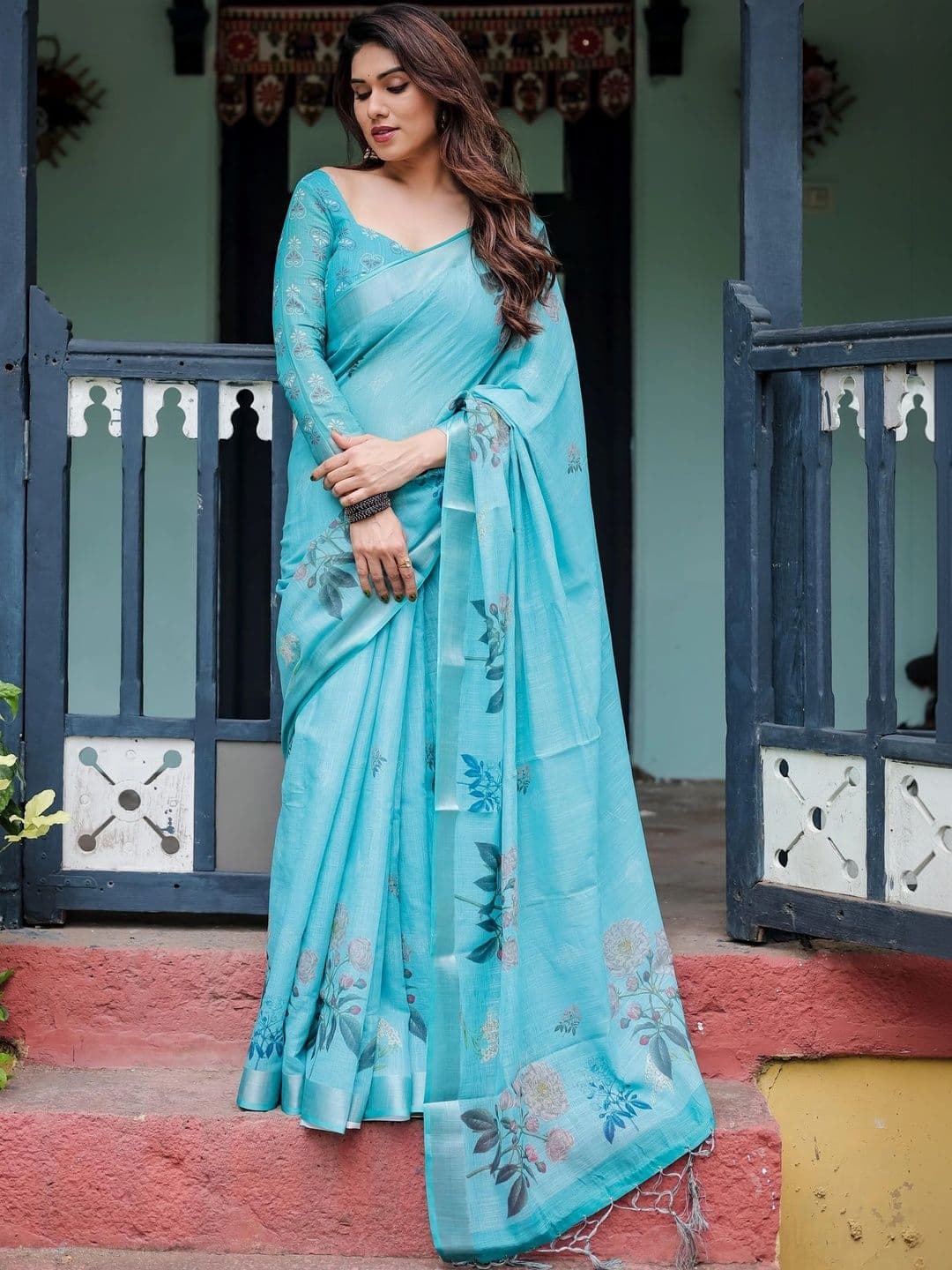 HOUSE OF PRANSHI Floral Linen Blend Jamdani Saree thumbnail 2