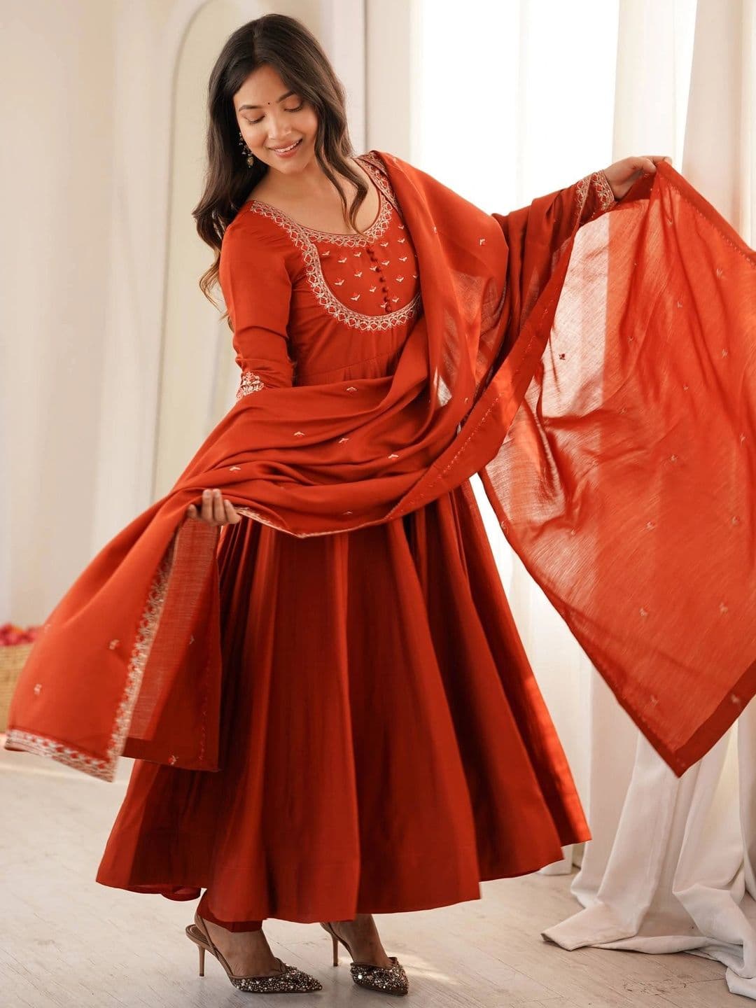 VASTRABELLA Women Ethnic Motifs Embroidered Empire Thread Work Kurta with Trousers & With Dupatta thumbnail 7