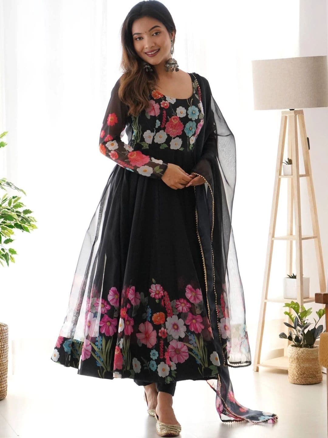 VASTRABELLA Women Floral Printed Regular Kurta with Trousers & With Dupatta - view 1