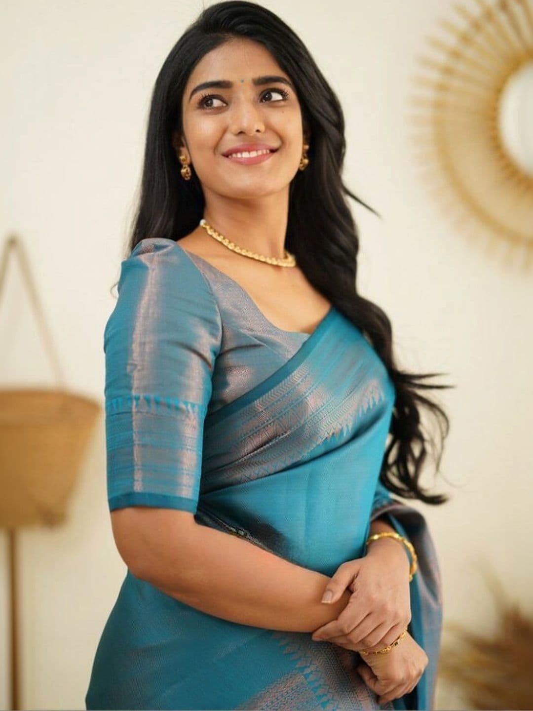 Tapasvi Clothing Zari Art Silk Banarasi Saree thumbnail 2