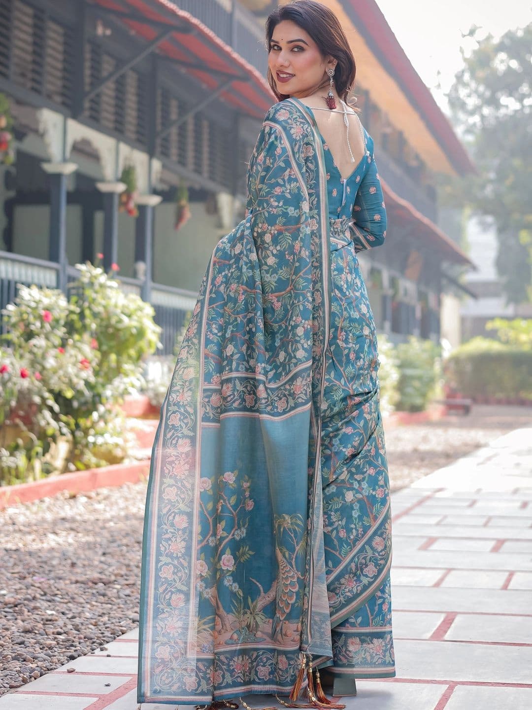 Suha Floral Art Silk Saree thumbnail 3