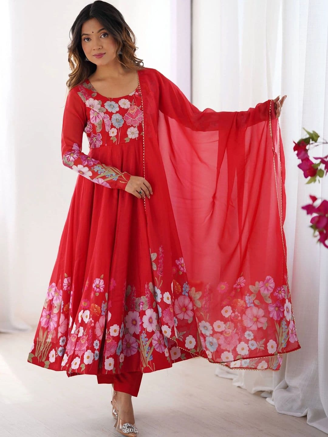 VASTRABELLA Women Floral Printed Regular Kurta with Trousers & With Dupatta - view 1