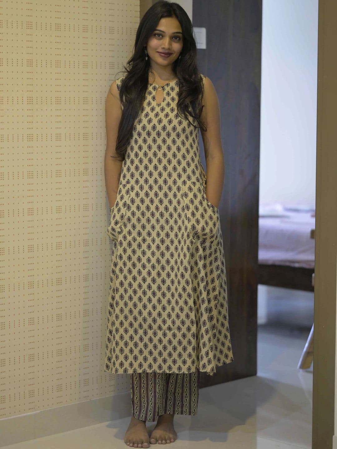 Vastara the Label Women Ethnic Motifs Printed Regular Pure Cotton Kurta with Trousers thumbnail 4