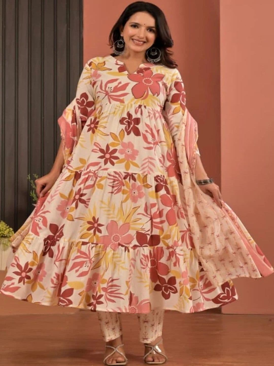 HERE&NOW Women Floral Printed Tiered Pure Cotton Kurta with Palazzos & With Dupatta thumbnail 5