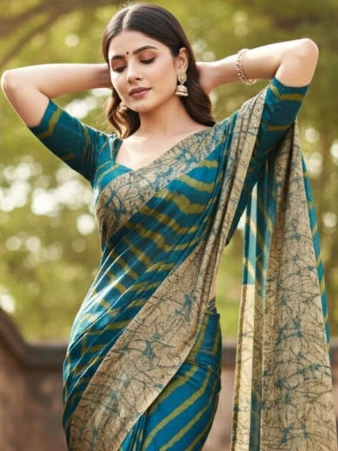Owee Striped Pure Chiffon Designer Saree thumbnail 5