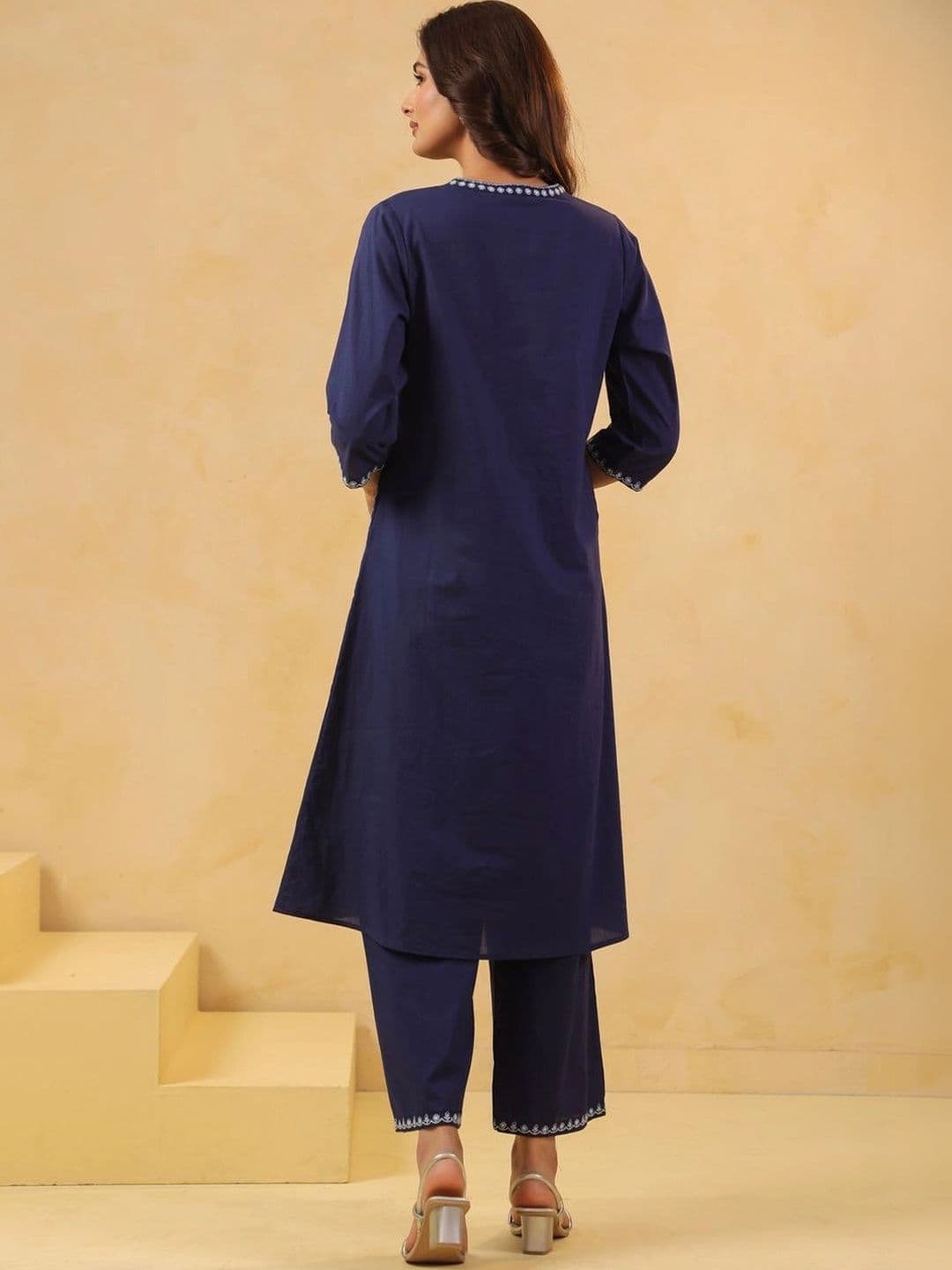 SAVI Women Ethnic Motifs Embroidered Regular Thread Work Pure Cotton Kurta with Trousers thumbnail 6