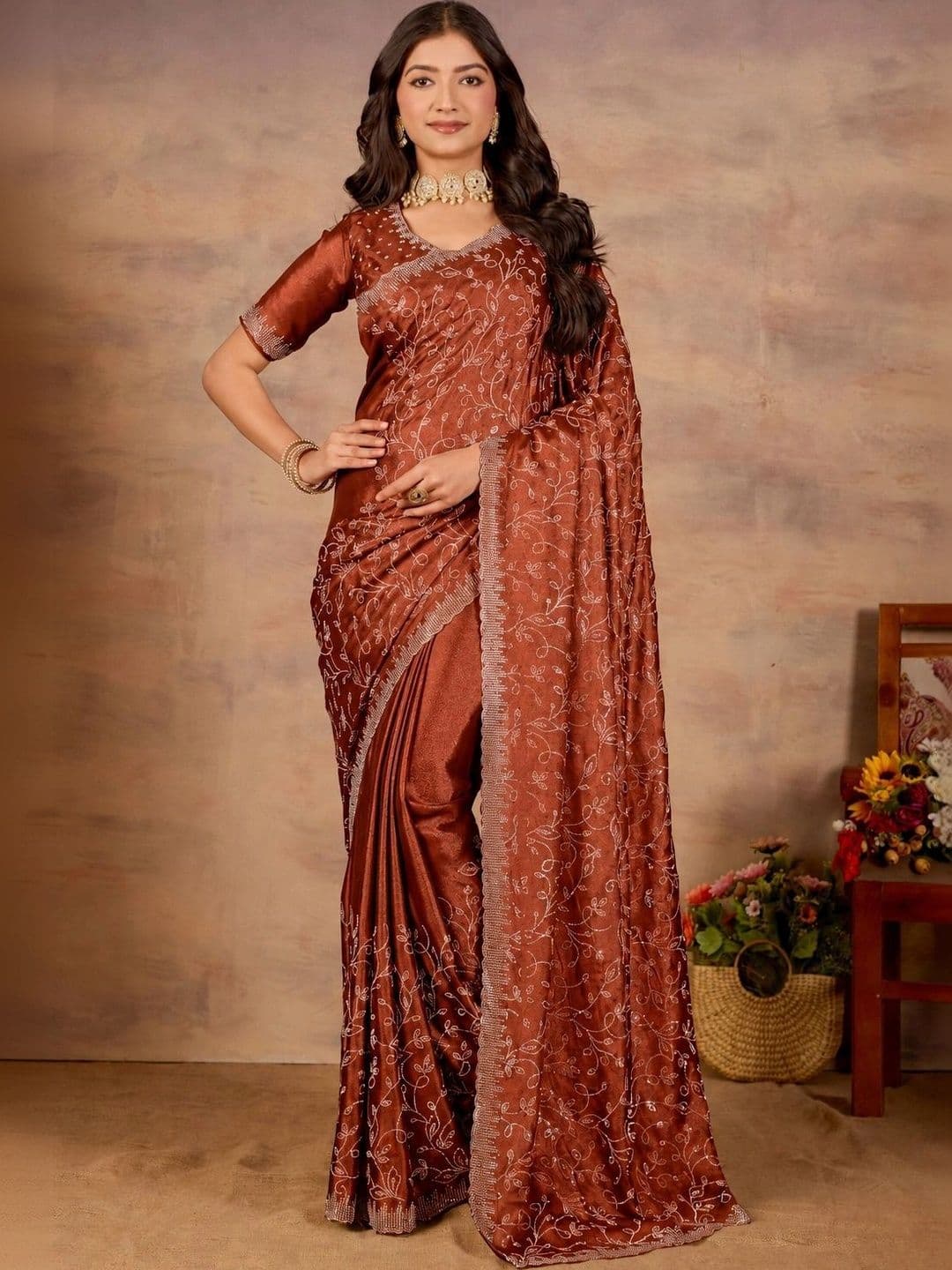 Looootnest Embroidered Pure Georgette Saree thumbnail 5