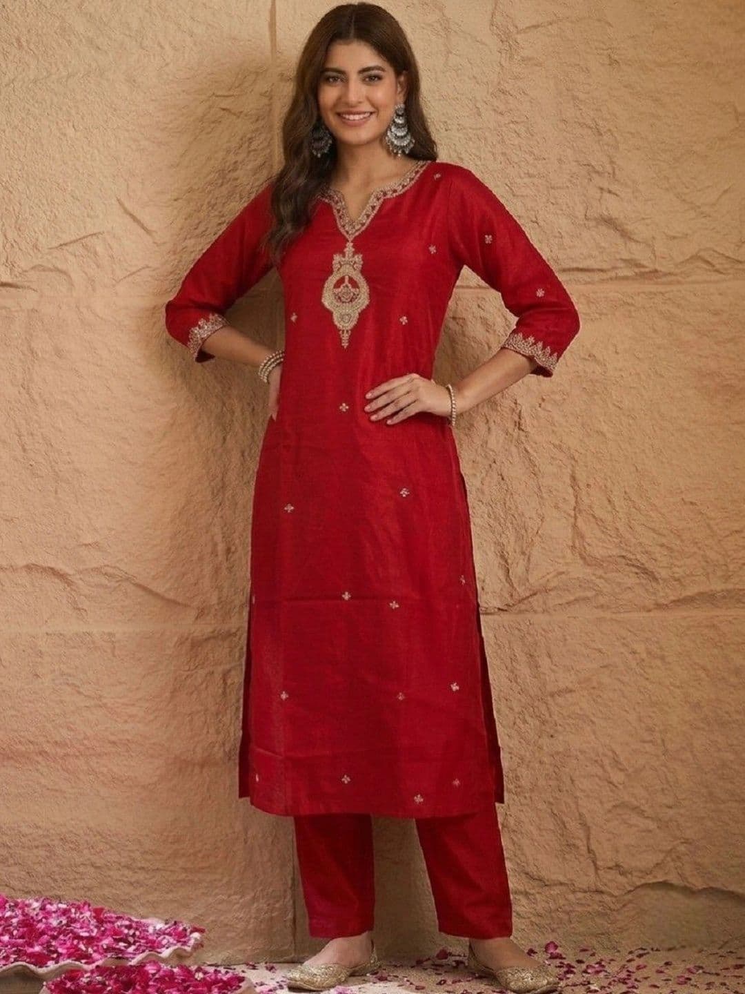 House of Pataudi Women Ethnic Motifs Embroidered Regular Thread Work Pure Silk Kurta with Trousers & With thumbnail 2